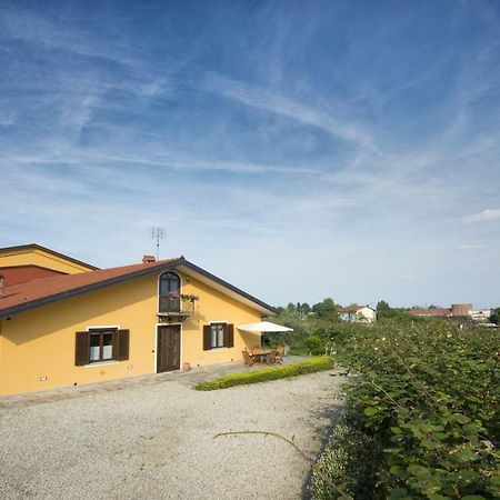 Agrialpi By Salfrutta Panzió Bricherasio Kültér fotó
